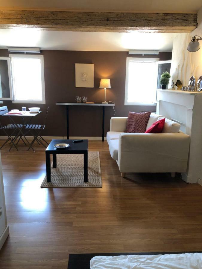 Ferienwohnung Sous Le Toit Pres De La Cathedrale St.Pierre Montpellier Exterior foto